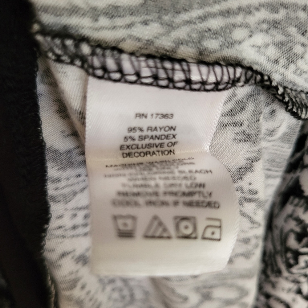 NWT Ellen Tracy Black/White Floral Dress Sleepwear Sz M - Picture 4 of 4